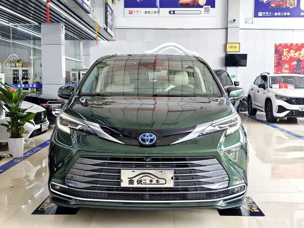 Toyota Sienna 2.5L Hybrid Supreme Edition, фото 2