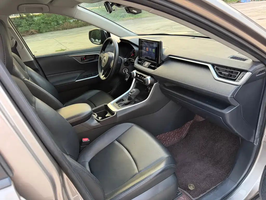 Toyota RAV4 — миниатюра 13