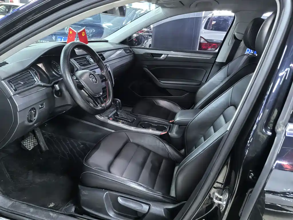 Volkswagen Passat — миниатюра 7