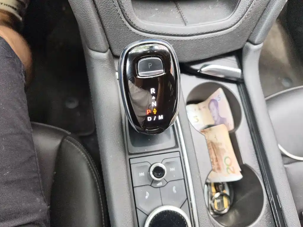 Cadillac XT6 — миниатюра 10