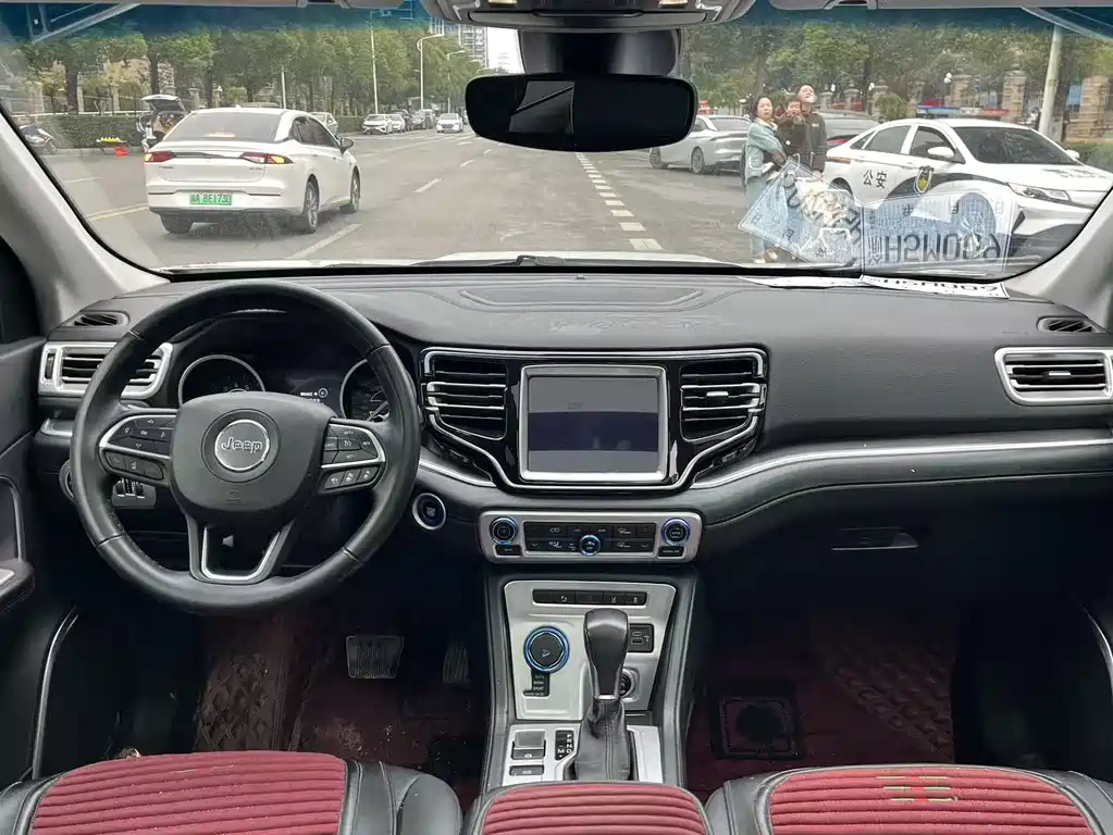 JEEP GRAND COMMANDER