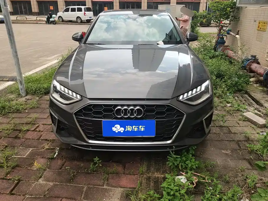 Audi A4L 2022 40 TFSI Luxury