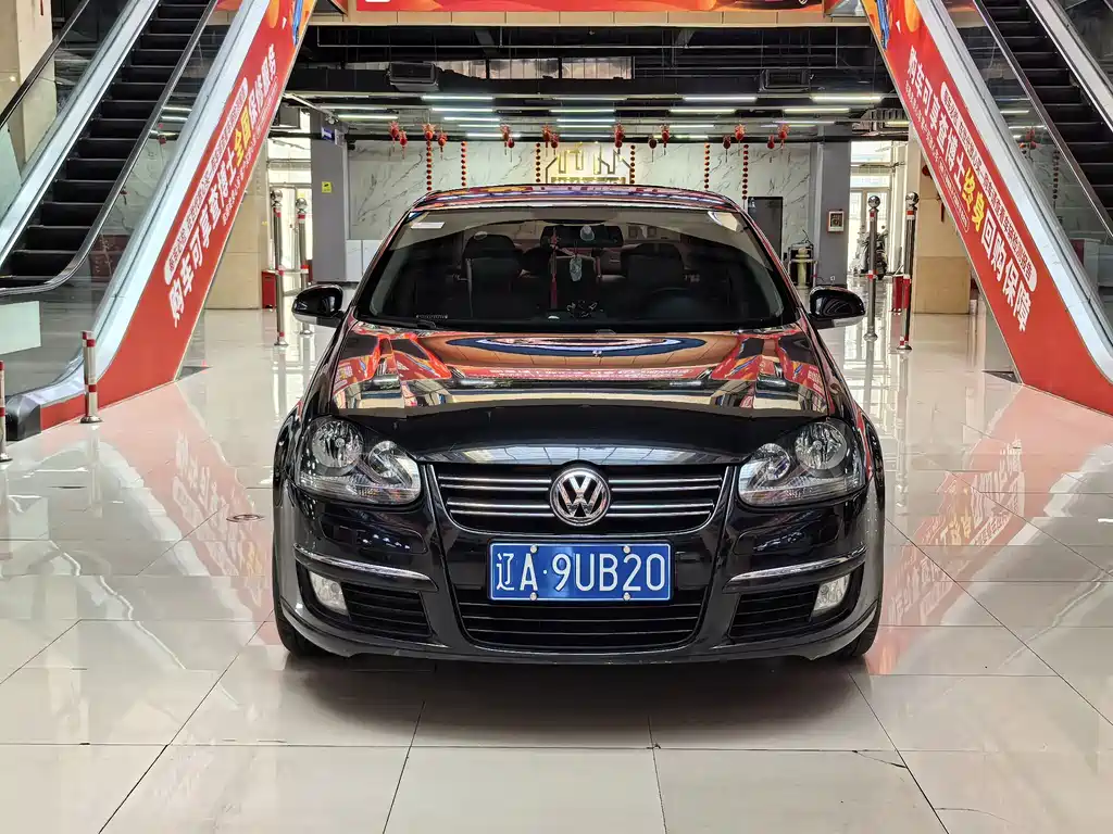 Volkswagen Sagitar 2011 1.6L AT Fashion
