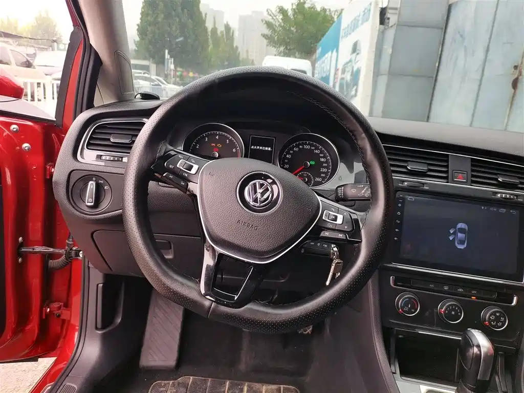 Volkswagen Golf 2018 230TSI AT Comfort