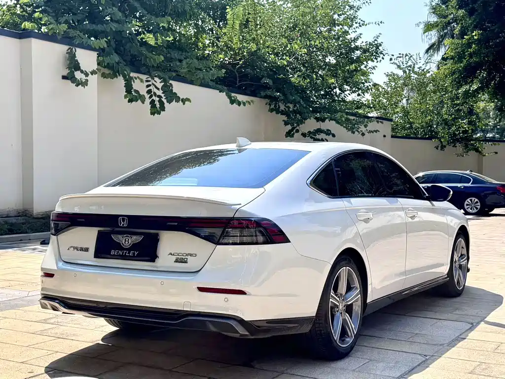 Honda Accord — миниатюра 4