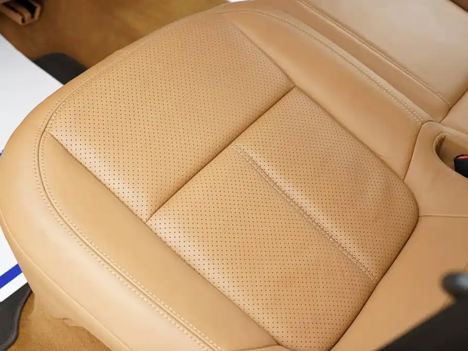 Porsche Cayenne — миниатюра 12