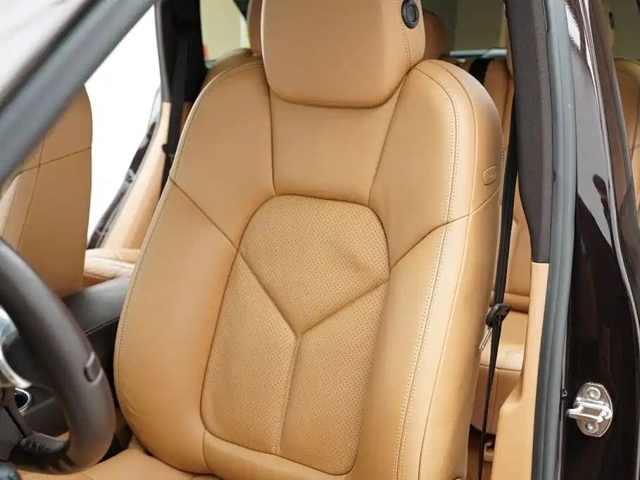 Porsche Cayenne — миниатюра 6