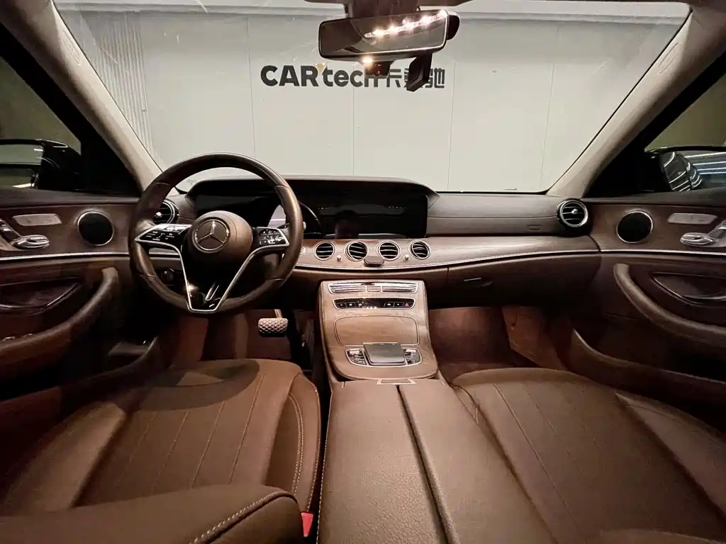 Mercedes-Benz E-Class — миниатюра 13