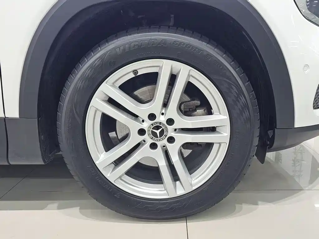 Mercedes-Benz GLB — миниатюра 12