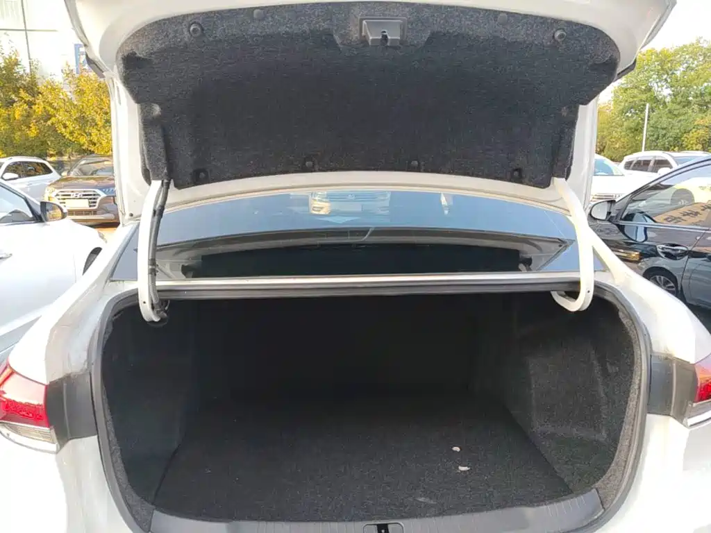 Buick Excelle — миниатюра 19