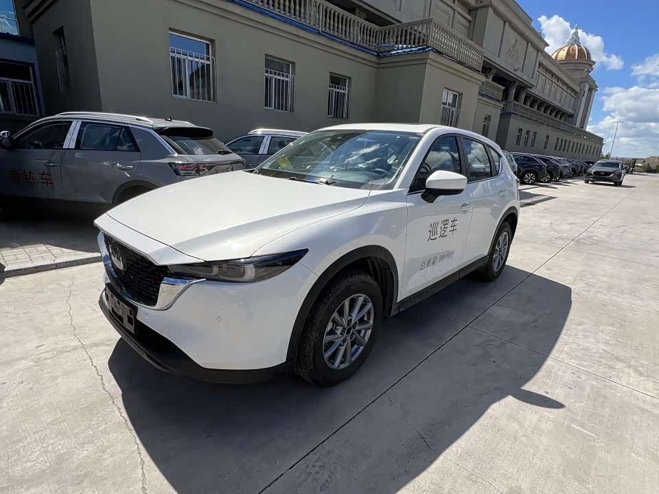 Mazda CX-5 2.0 л 2026 г. Белый, пробег 1000 км