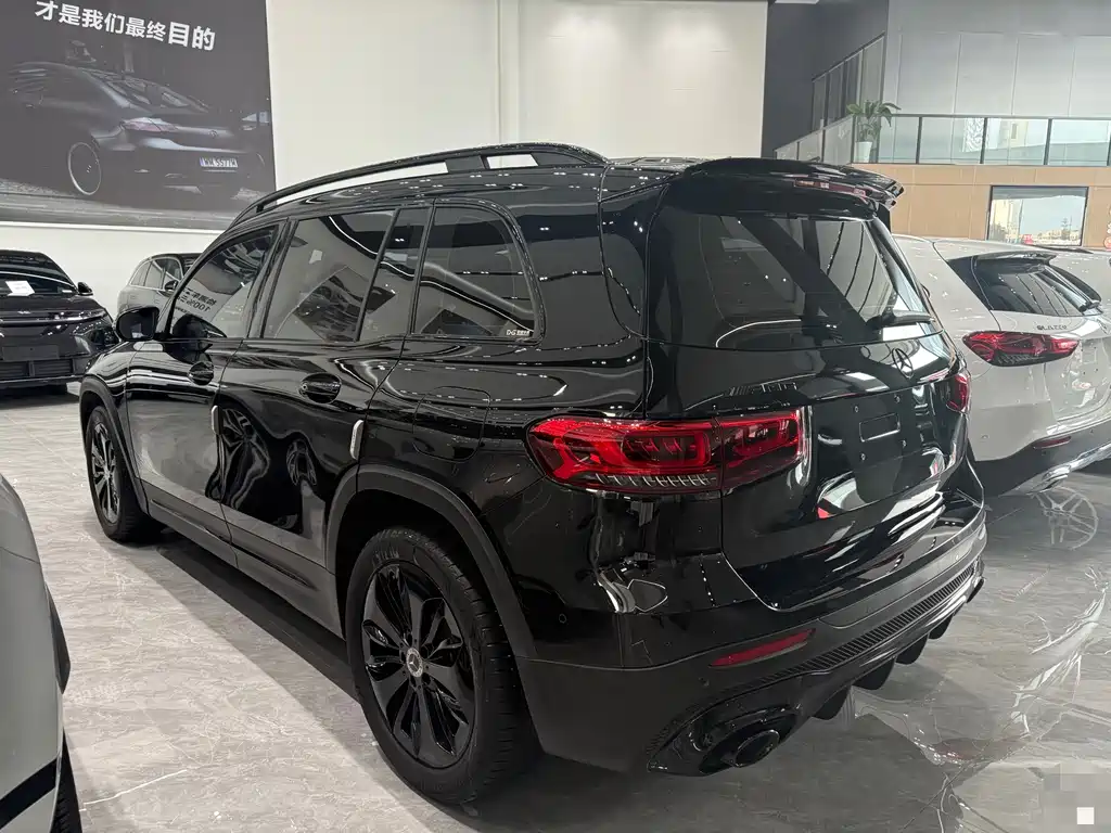 Mercedes-Benz GLB — миниатюра 10