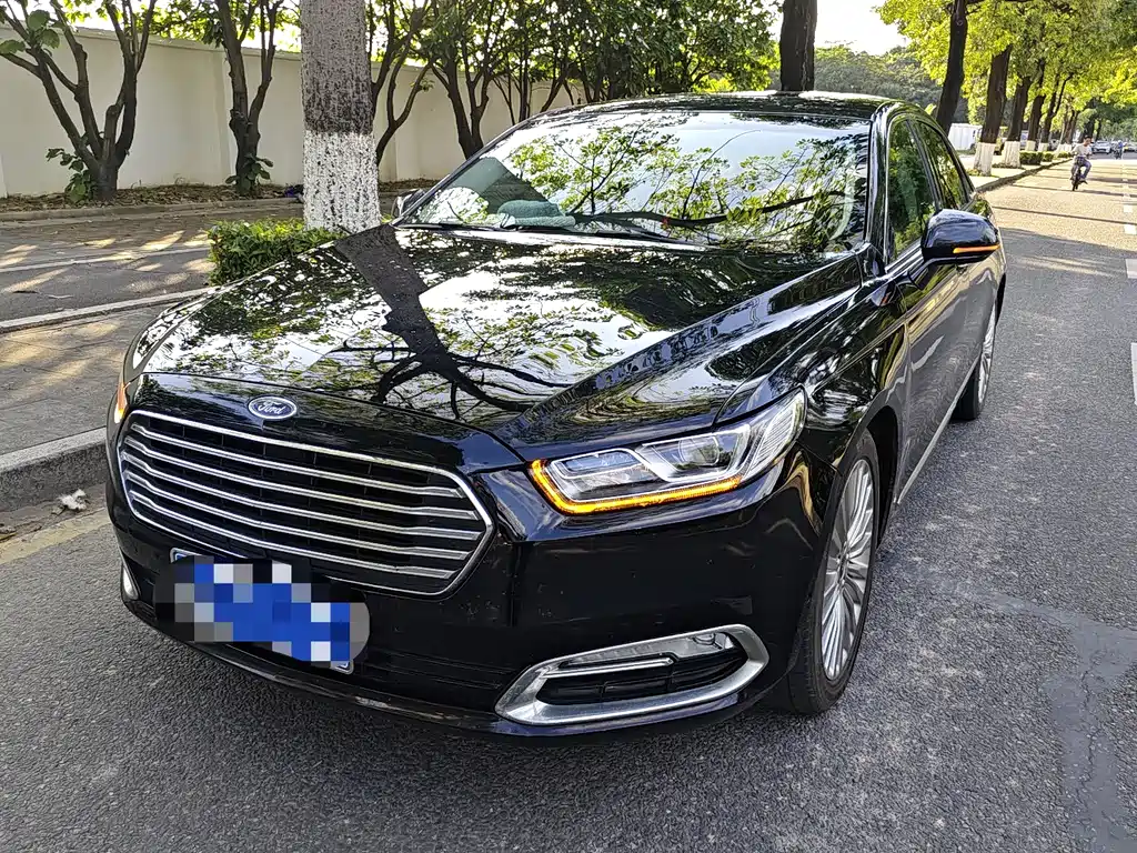 Ford Taurus 2017