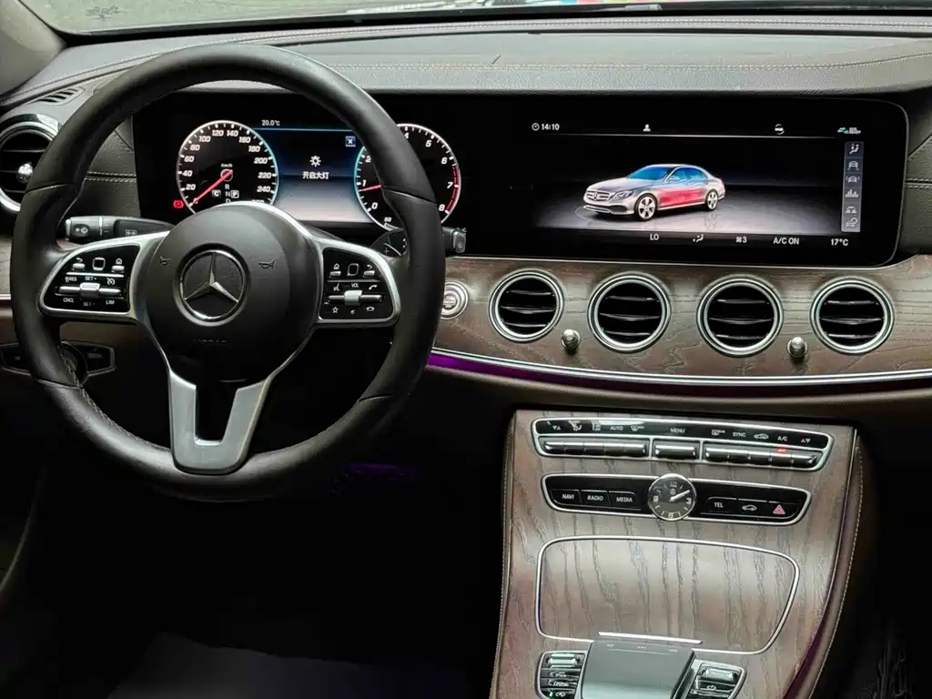 Mercedes-Benz E-Class — миниатюра 13