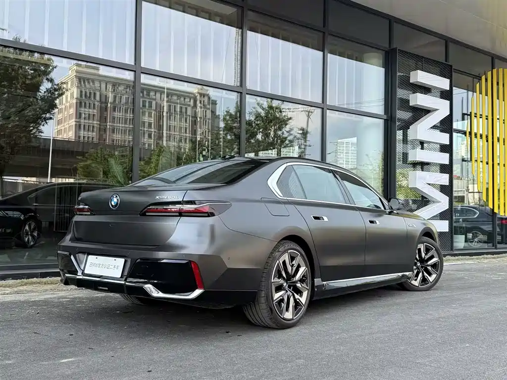 BMW i7 — миниатюра 2