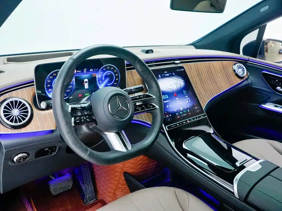 Mercedes-Benz EQE SUV — миниатюра 15