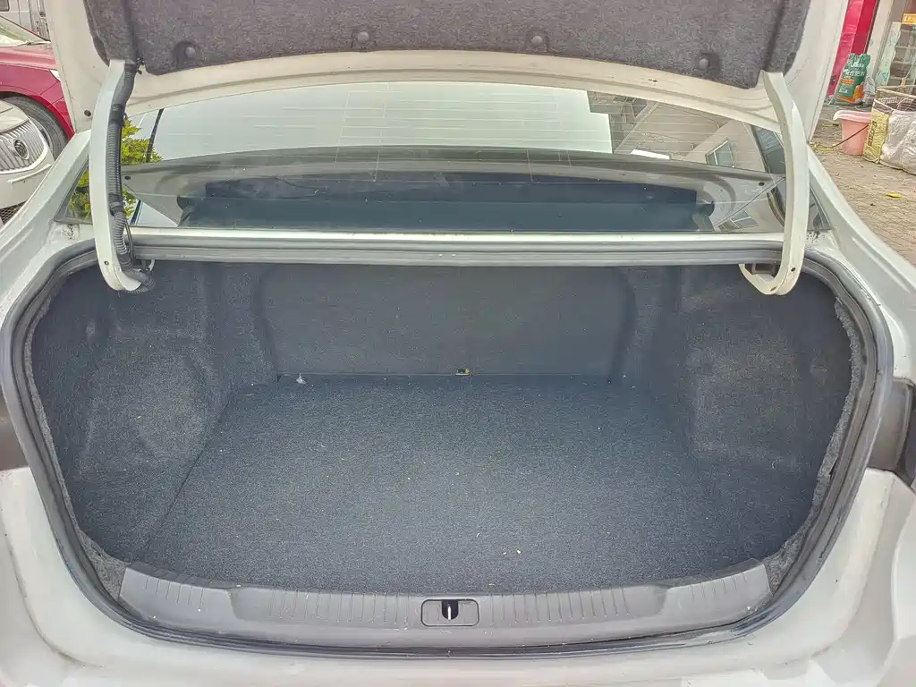 Buick Excelle — миниатюра 3