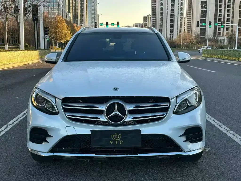 MERCEDES-BENZ GLC