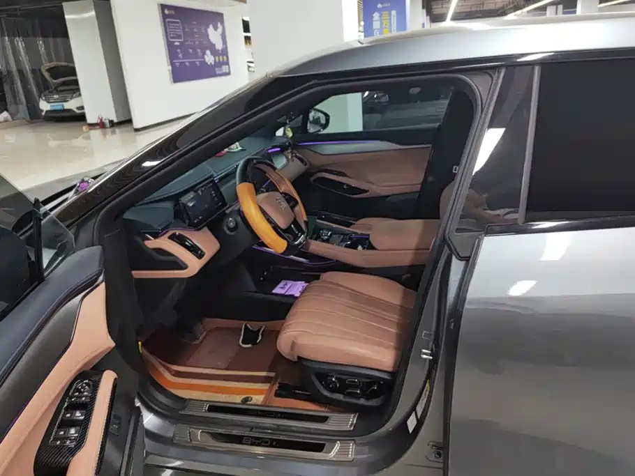 BYD L EV — миниатюра 9