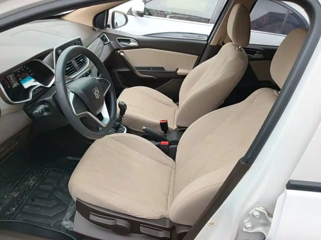Baojun 310W — миниатюра 15