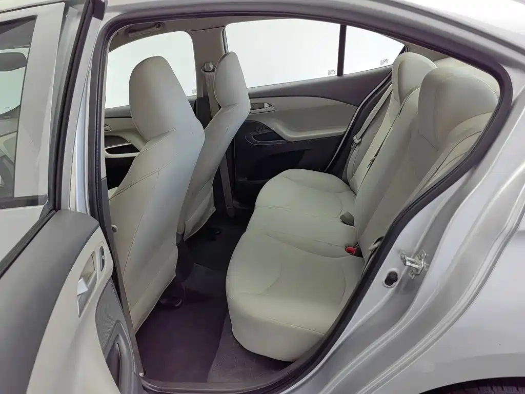 Chevrolet Sail — миниатюра 15