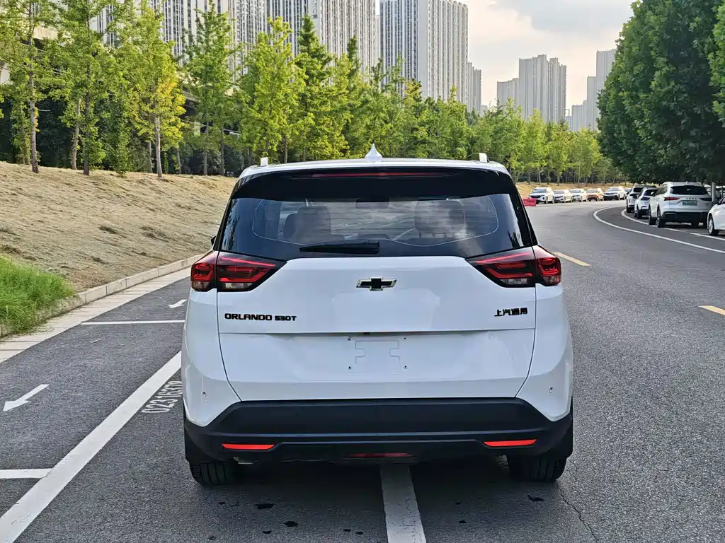 Chevrolet Volando — миниатюра 8