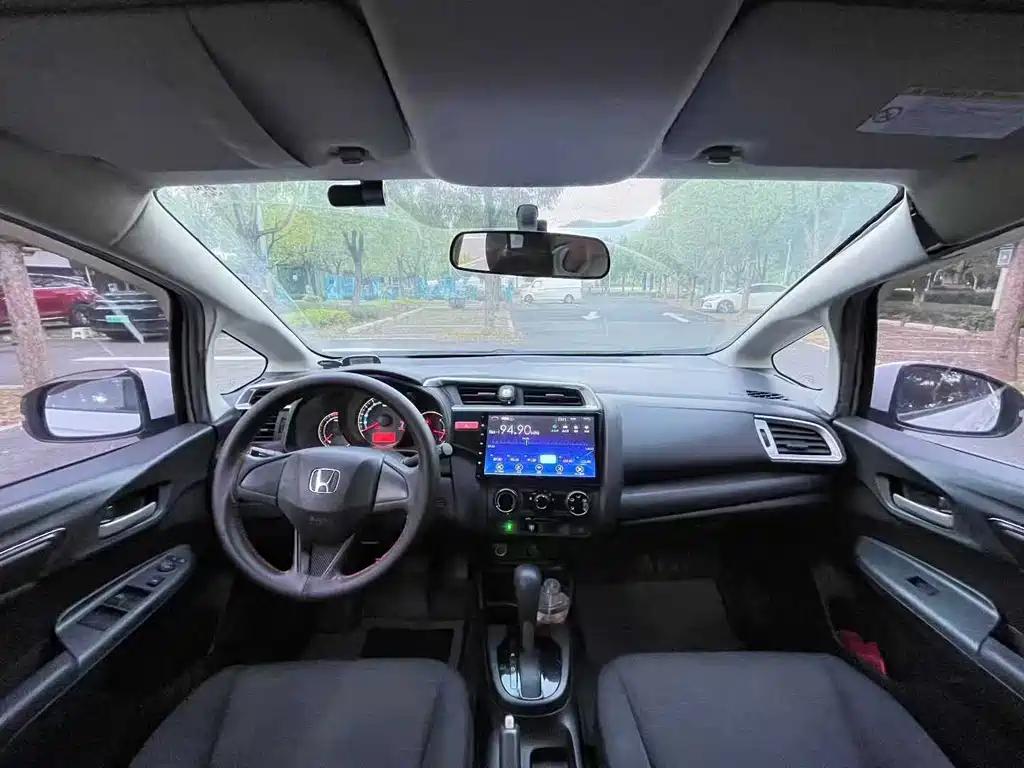 Honda Fit — миниатюра 5