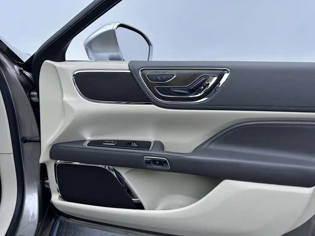 Lincoln Continental — миниатюра 18