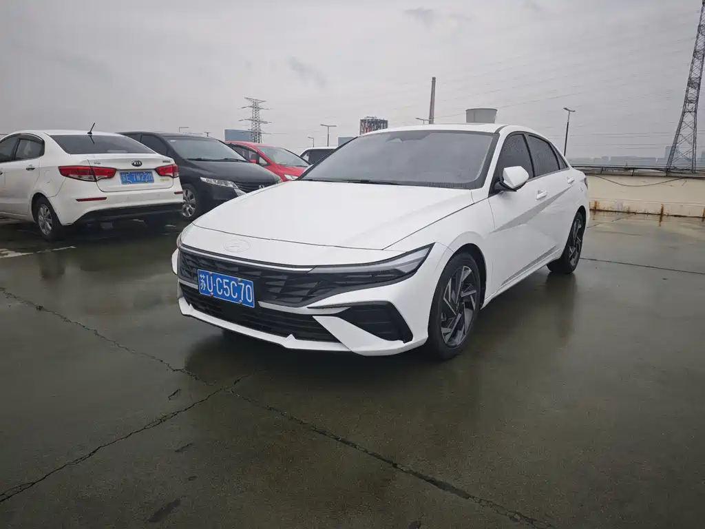 Hyundai Elantra 2024