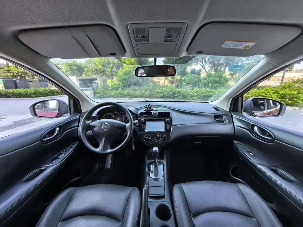 Nissan Tiida — миниатюра 12