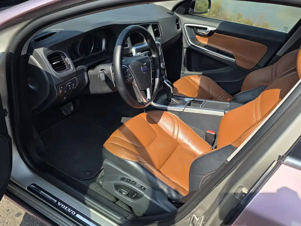 Volvo S60 (Import) — миниатюра 8