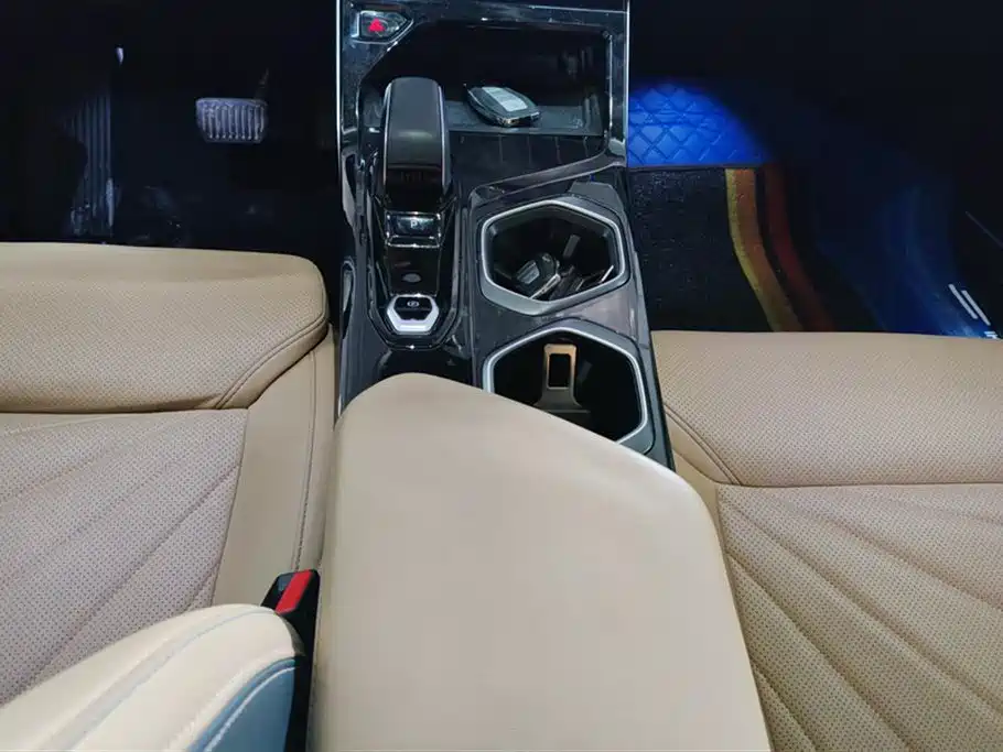 GEELY AUTOMOBILE BOYUE L