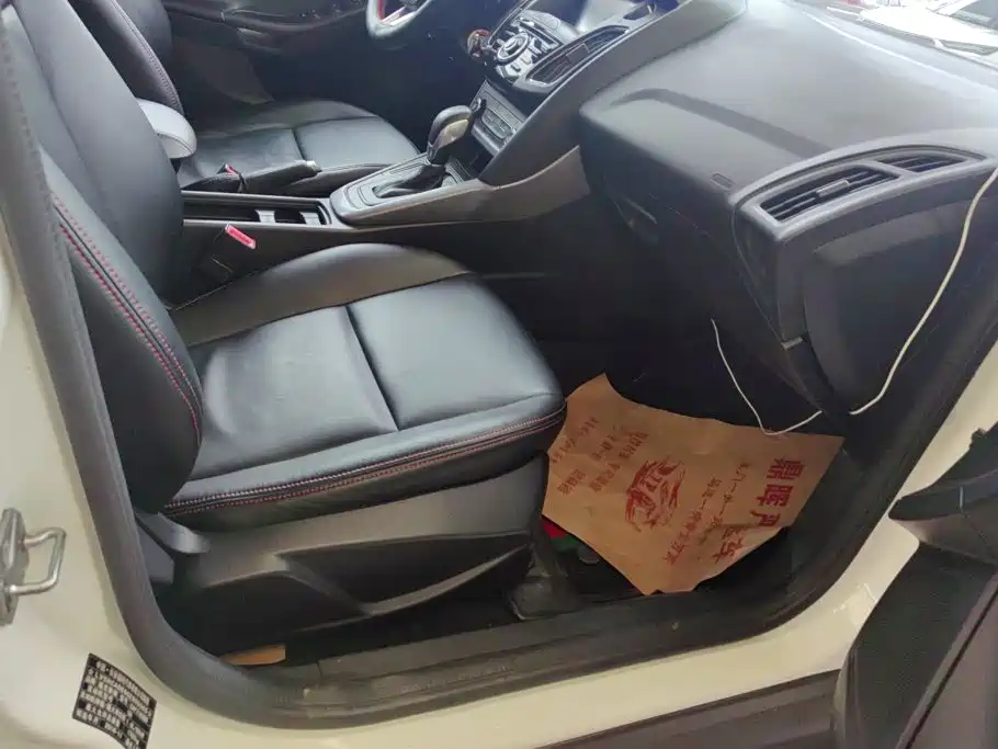 Ford Focus — миниатюра 8
