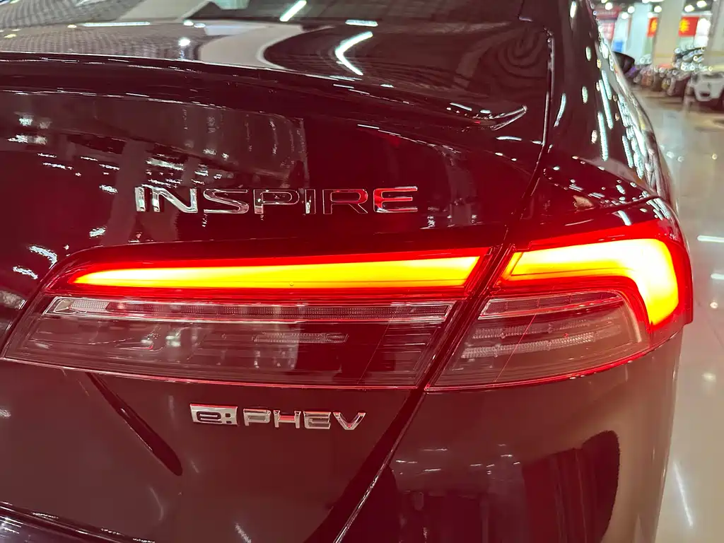 Honda Inspire PHEV — миниатюра 7
