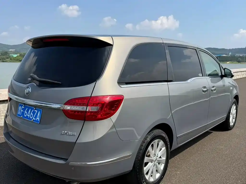 Buick GL8 — миниатюра 6