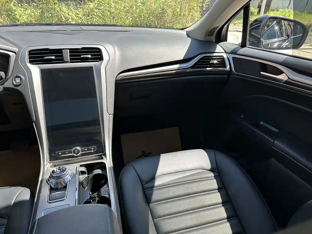 Ford Mondeo — миниатюра 19