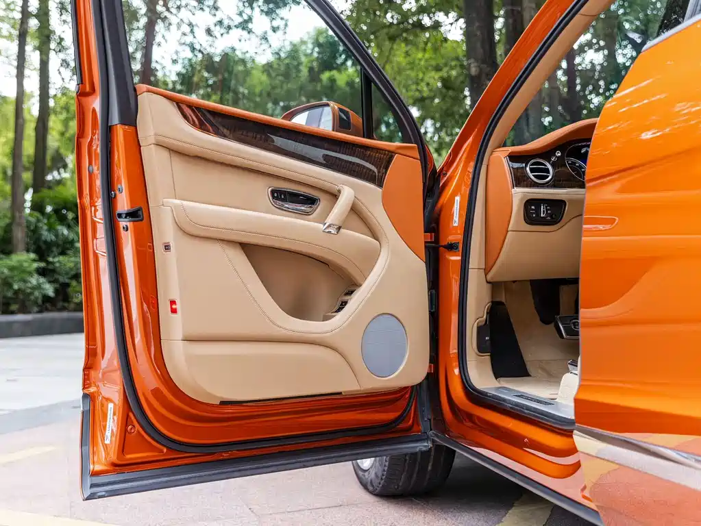 Bentley Bentayga — миниатюра 11