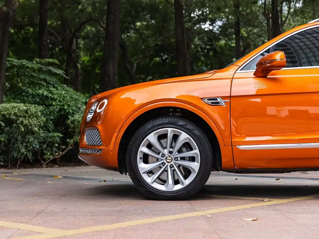 Bentley Bentayga — миниатюра 3