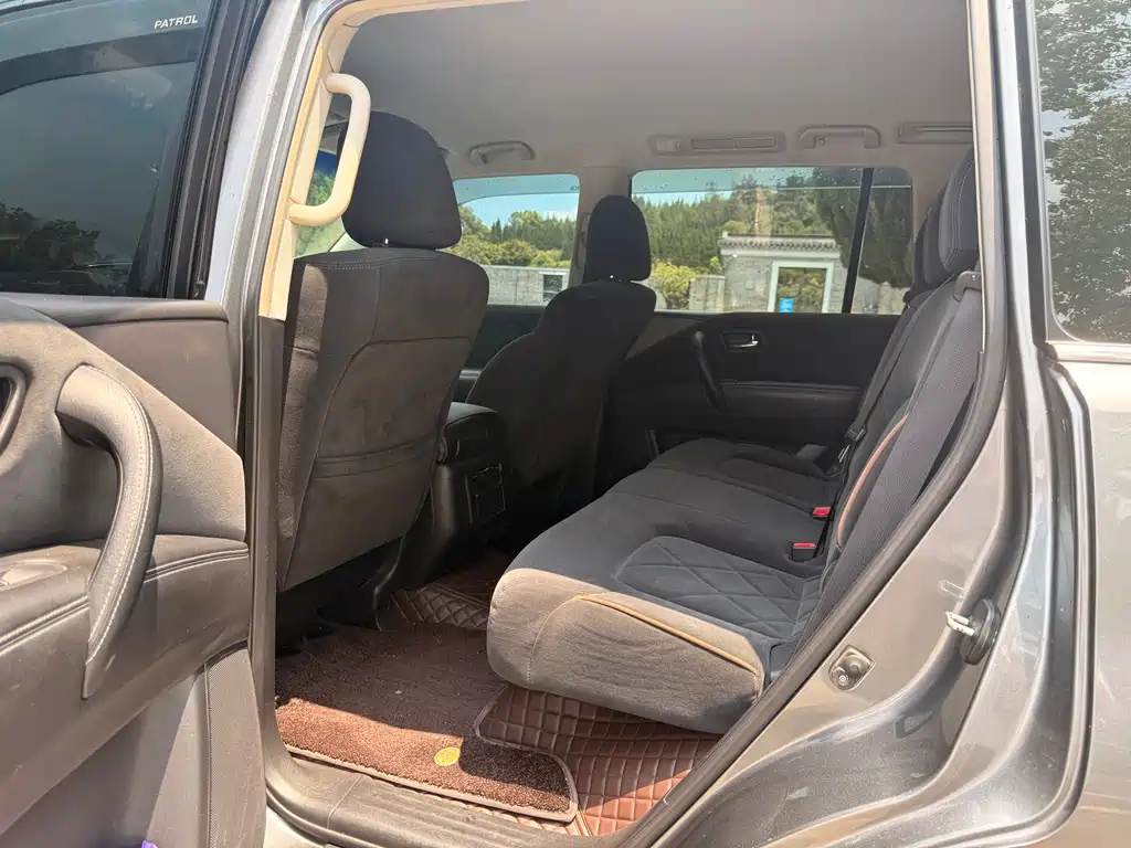 Nissan Patrol — миниатюра 9