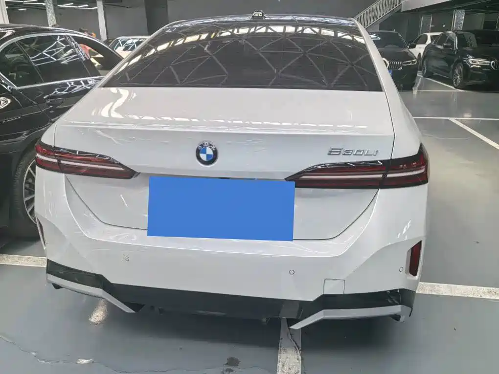 BMW 5 Series — миниатюра 14