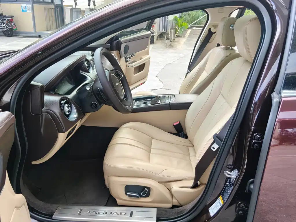 Jaguar XJ — миниатюра 10