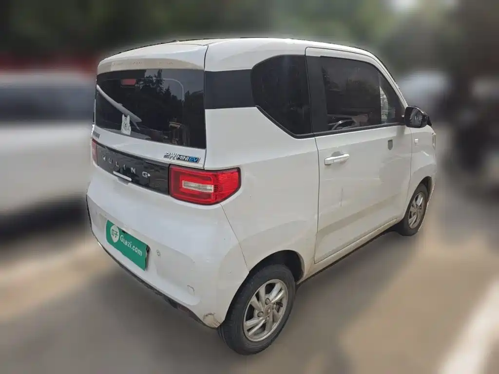 Wuling MINIEV — миниатюра 4