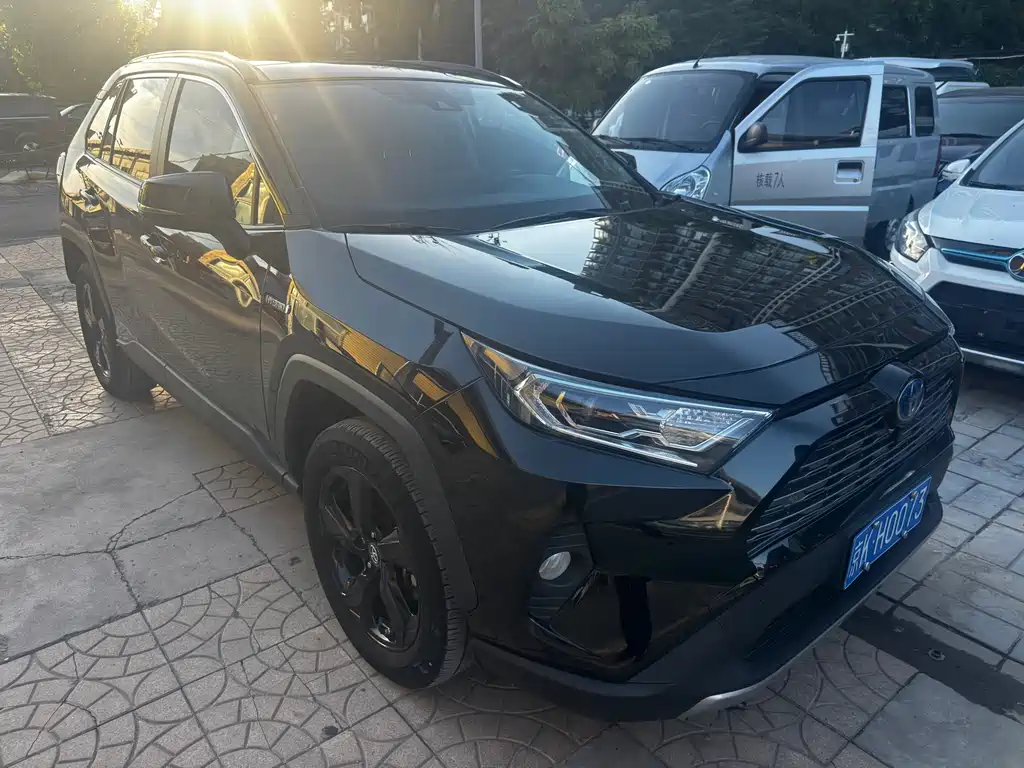 Toyota RAV4 2022 2.5L E-CVT Elite Plus