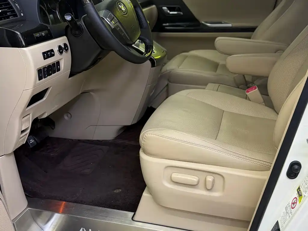Toyota Alphard 2012 3.5L Luxury