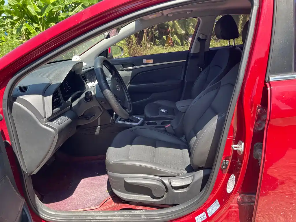 Hyundai Elantra — миниатюра 4