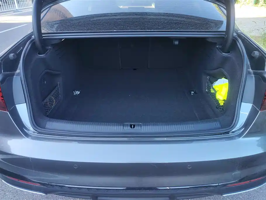Audi A4L 2024 40 TFSI Luxury