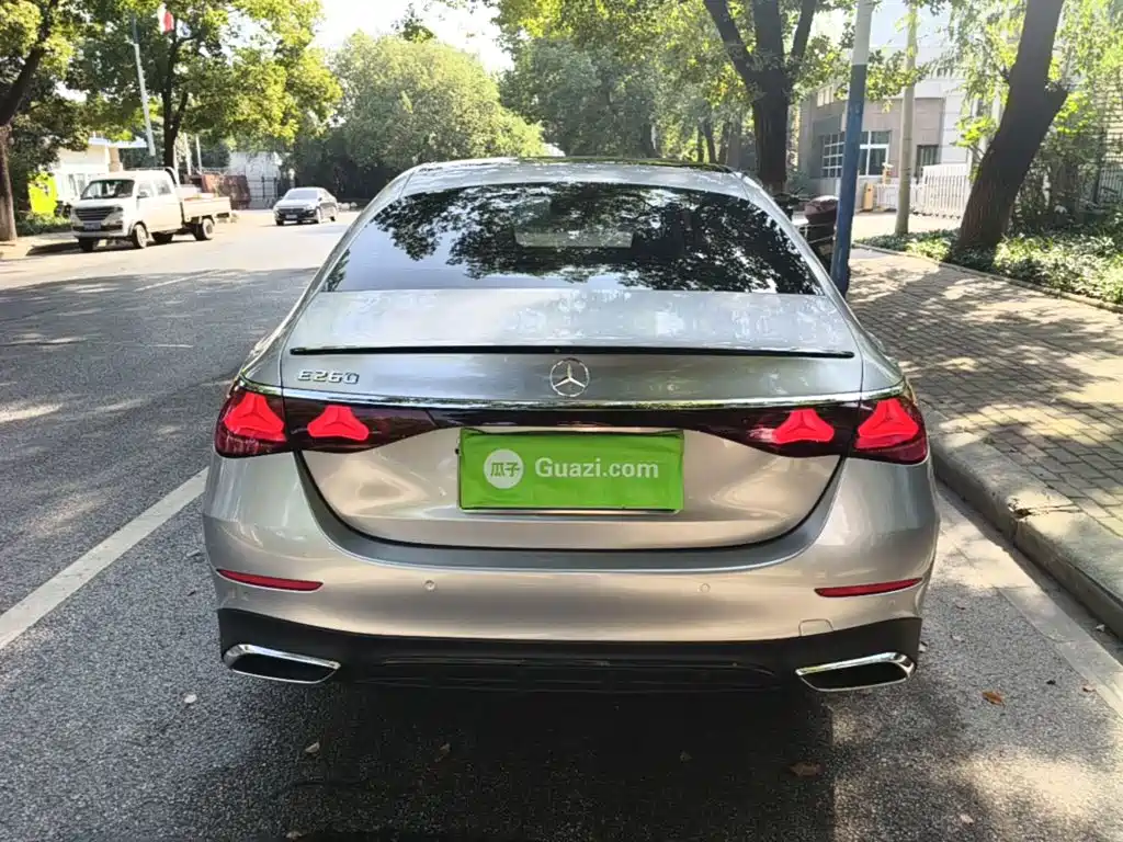 Mercedes-Benz E-Class (Import) — миниатюра 6