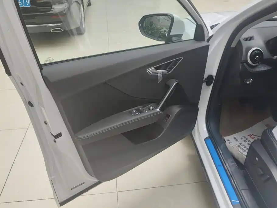 Audi Q2L — миниатюра 7