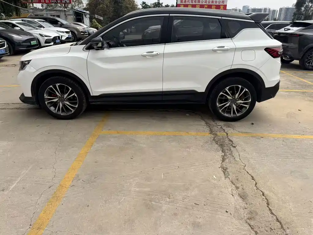 Geely Binyue — миниатюра 13
