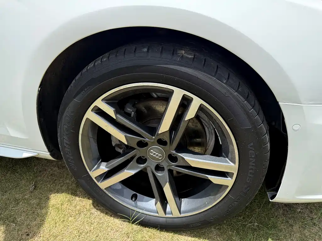Audi A4L — миниатюра 12